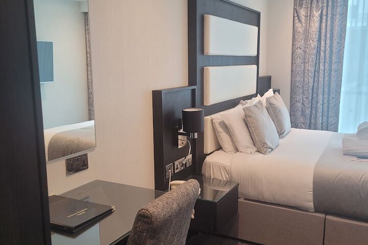 Room 48 of 90