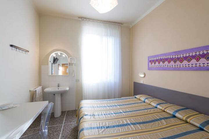 Room 8 of 36