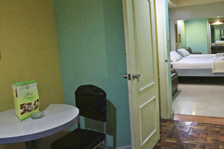 Room 16 of 24
