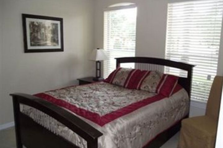 Room 7 of 33