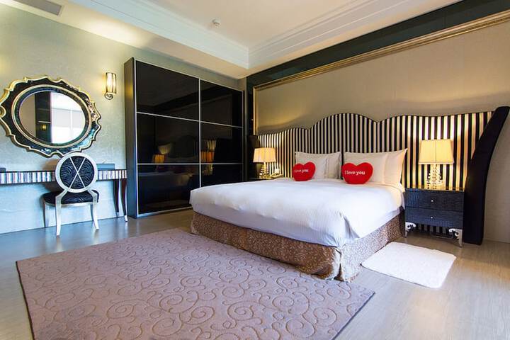 Room 37 of 108