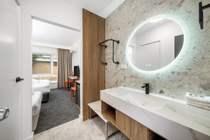 Room 4 of 22