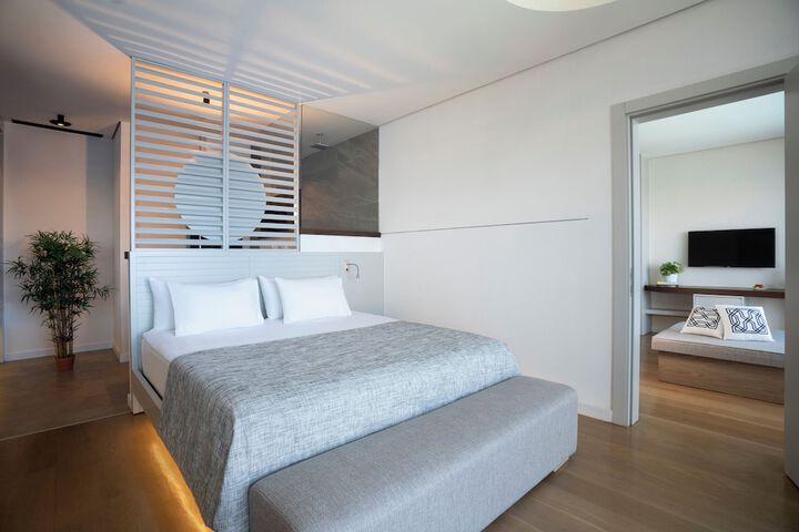 Room 26 of 181