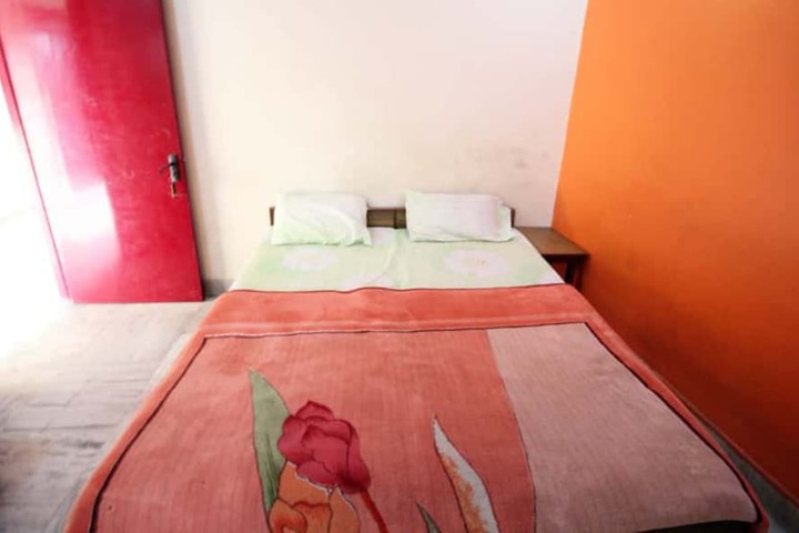 Room 6 of 7