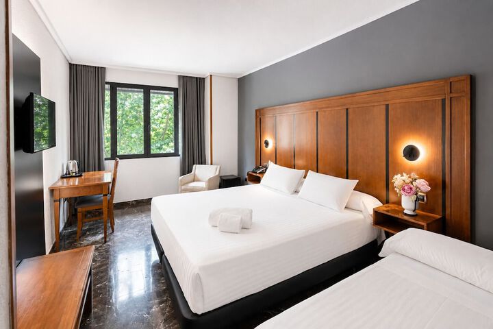 Room 3 of 47