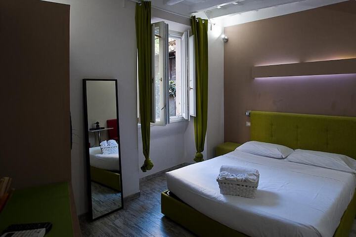 Room 22 of 50