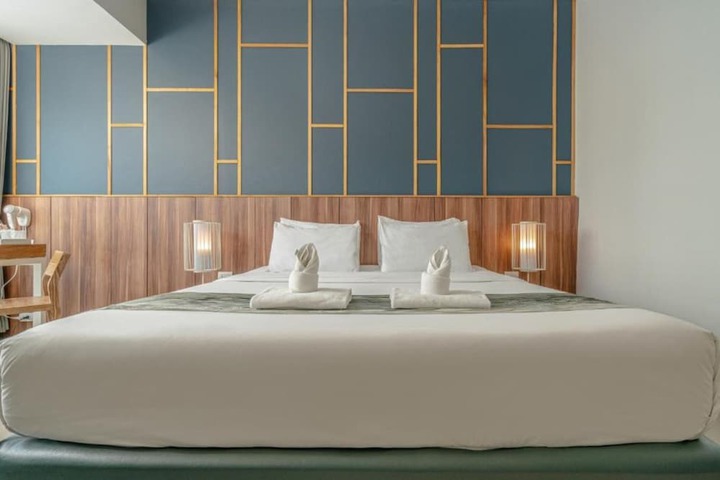 Room 4 of 52
