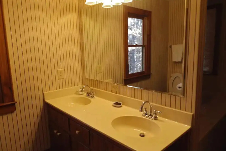 Room 9 of 21