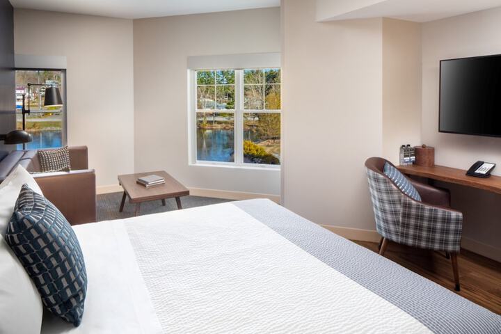 Standard | King Bed (9 of 10)
