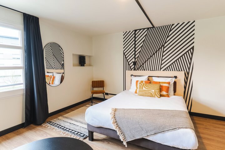Room 15 of 53