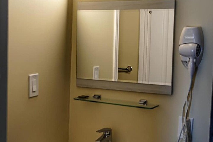 Room 3 of 12