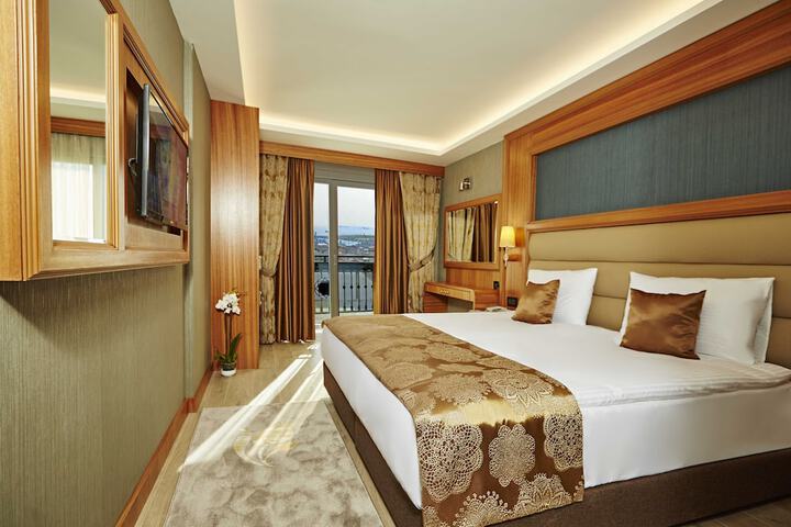 Room 25 of 66