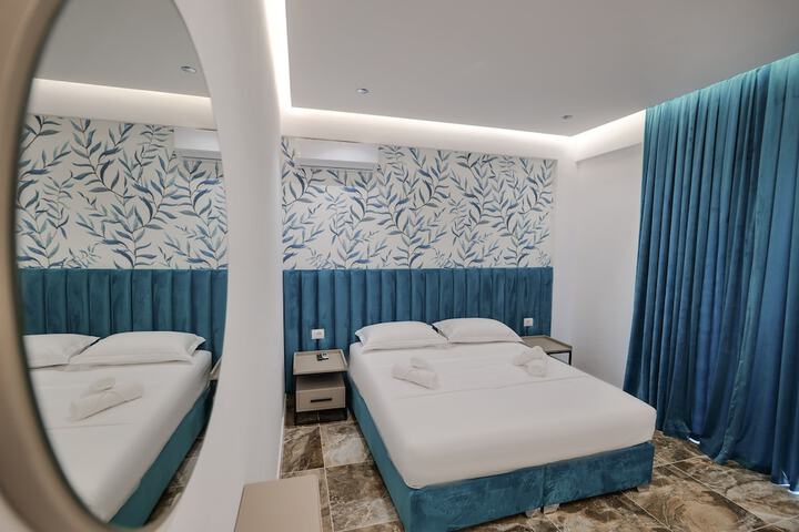 Room 42 of 105