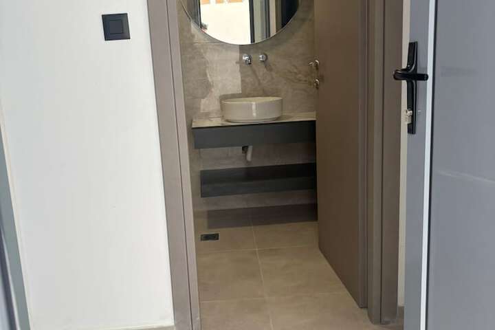 Room 16 of 25