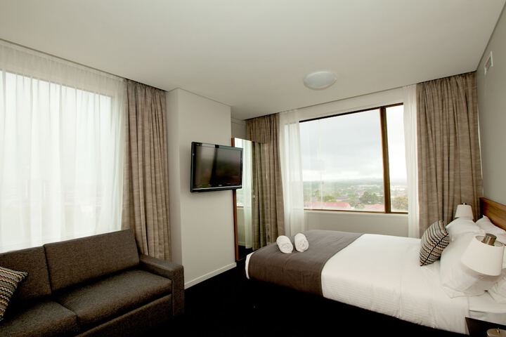 Room 3 of 44
