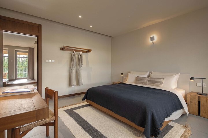 Room 14 of 79