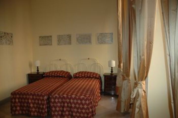Room 6 of 17