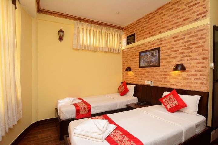Room 9 of 35