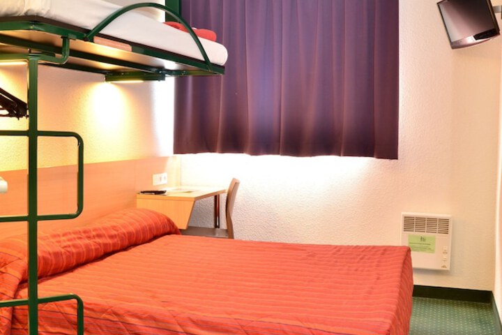Room 2 of 39