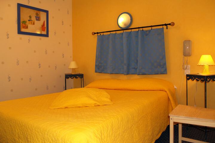 Room 14 of 34