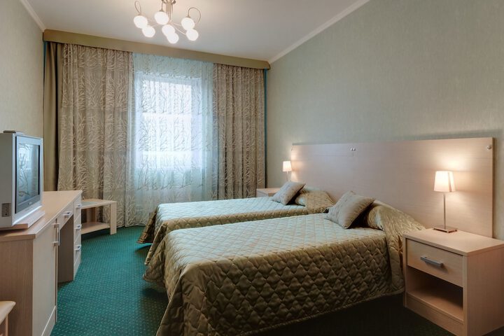 Room 13 of 34