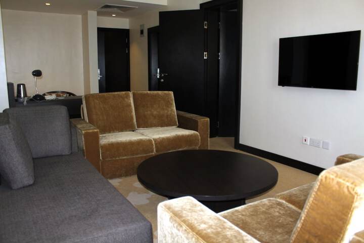 Room 4 of 37
