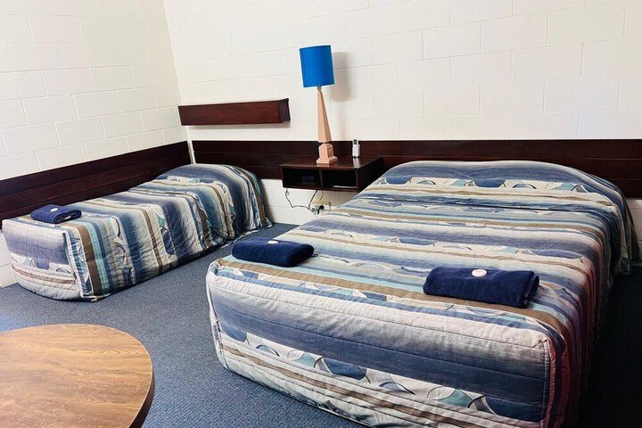Room 2 of 9