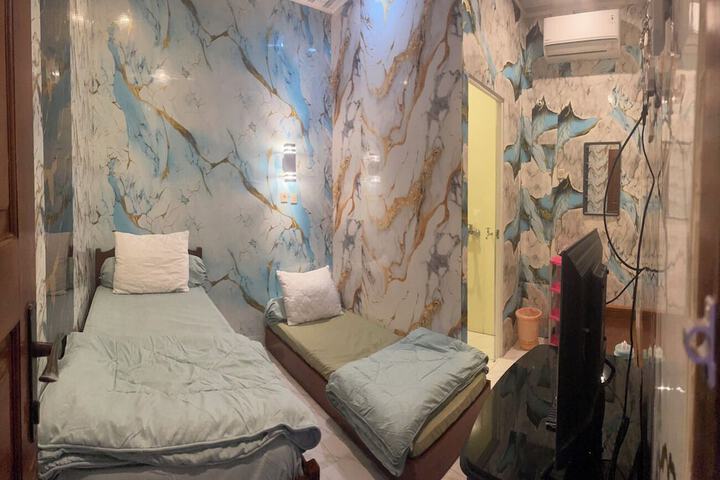 Room 2 of 11