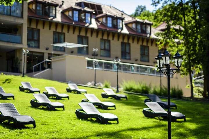 Hotel Exterior 89 of 108