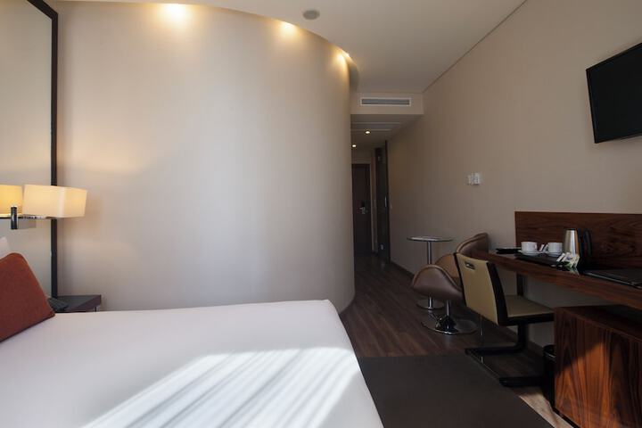 Room 38 of 92
