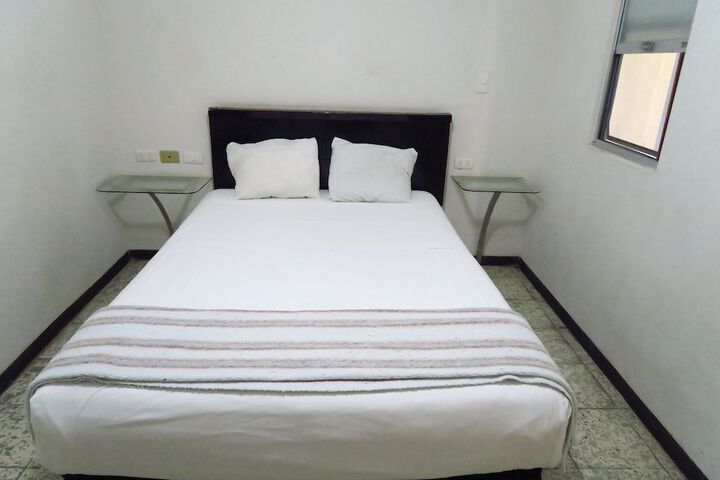 Room 5 of 11