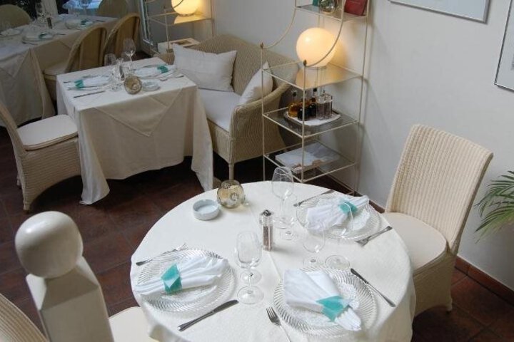 Dining 13 of 14