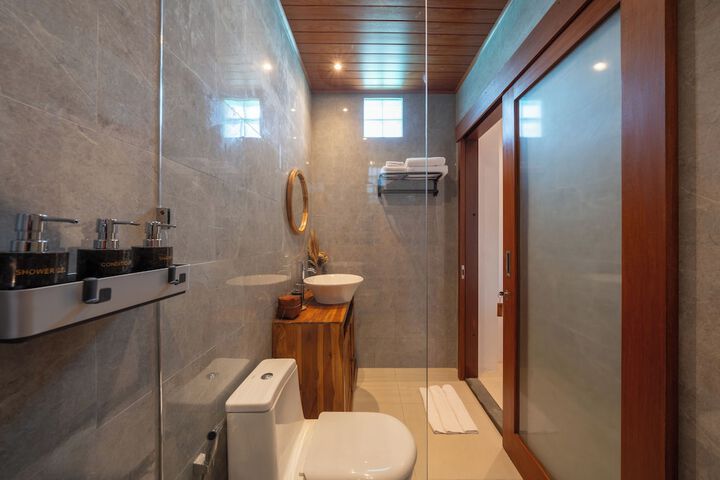 Room 30 of 46