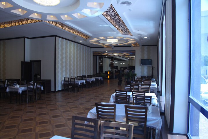 Dining 39 of 46