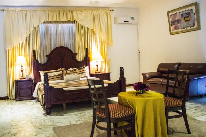 Room 4 of 26