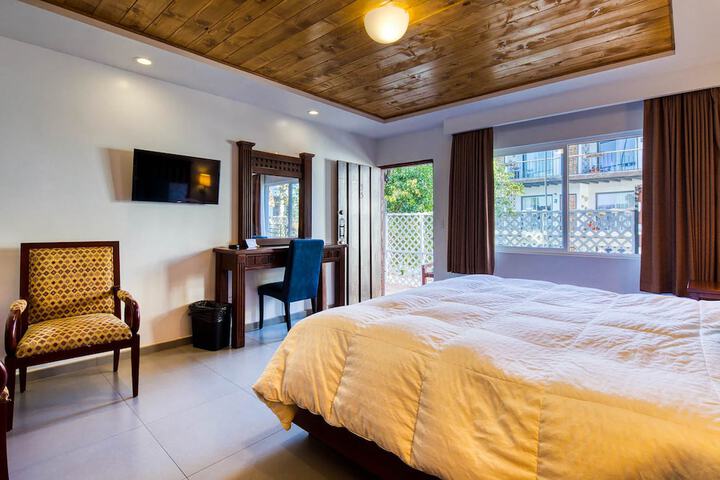 Room 4 of 38