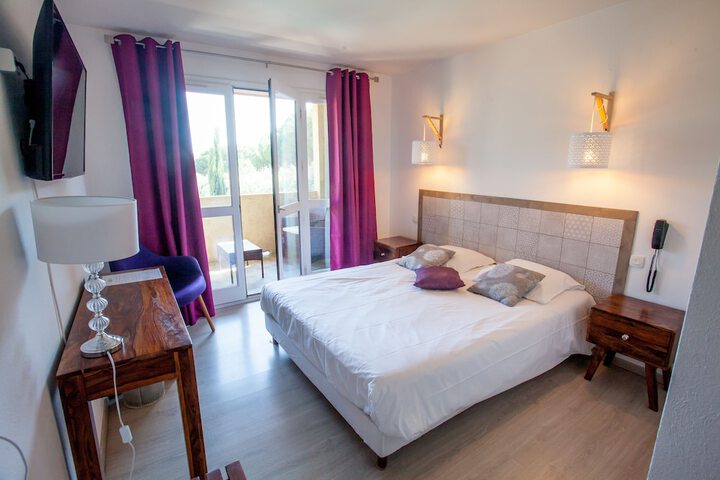 Room 2 of 20