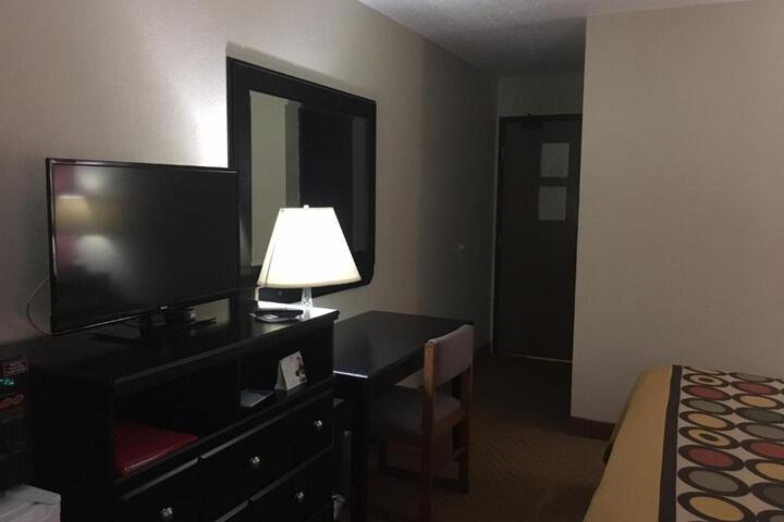 1 King Bed (7 of 12)