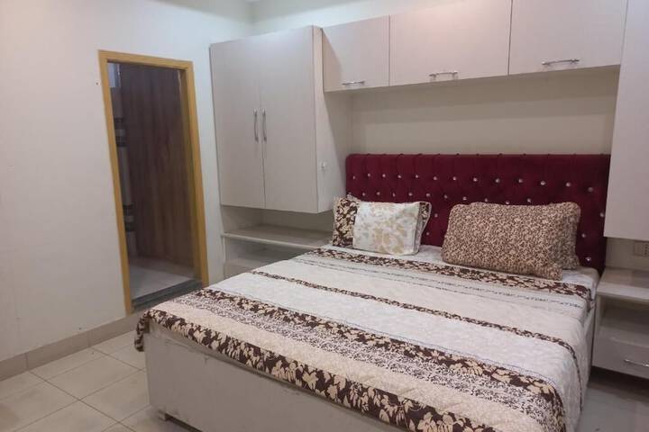 Room 7 of 14