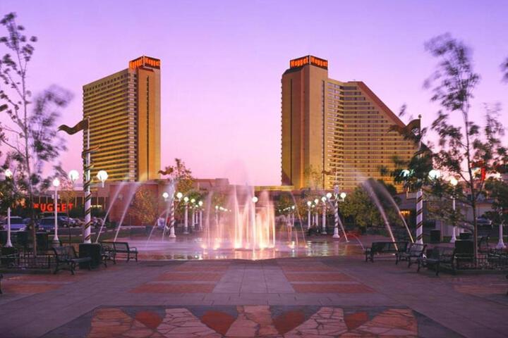 1 King Bed Casino Tower (9 of 11)
