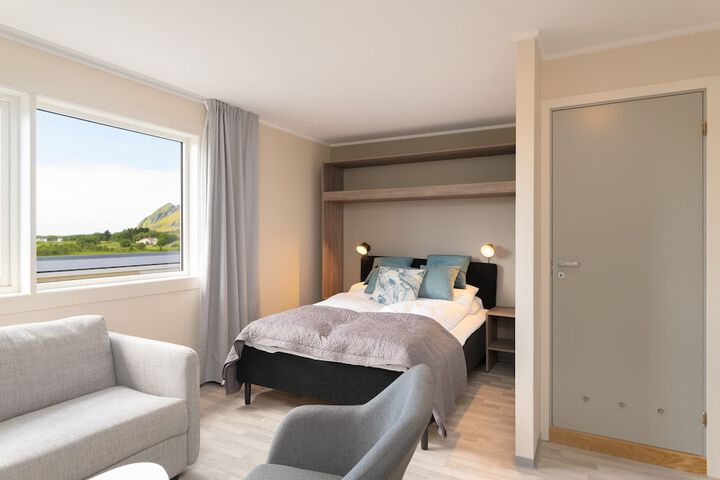 Room 4 of 40