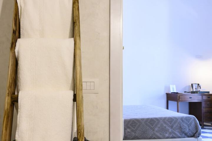Room 4 of 39