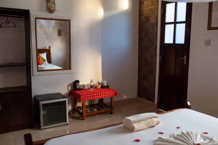Room 10 of 135