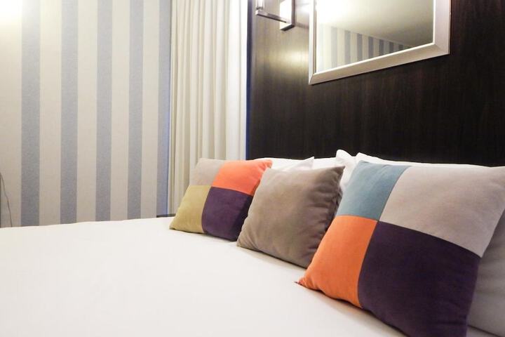 Room 15 of 28
