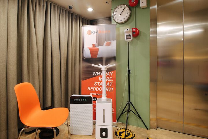 RedDoorz at Hotel Rosemarie