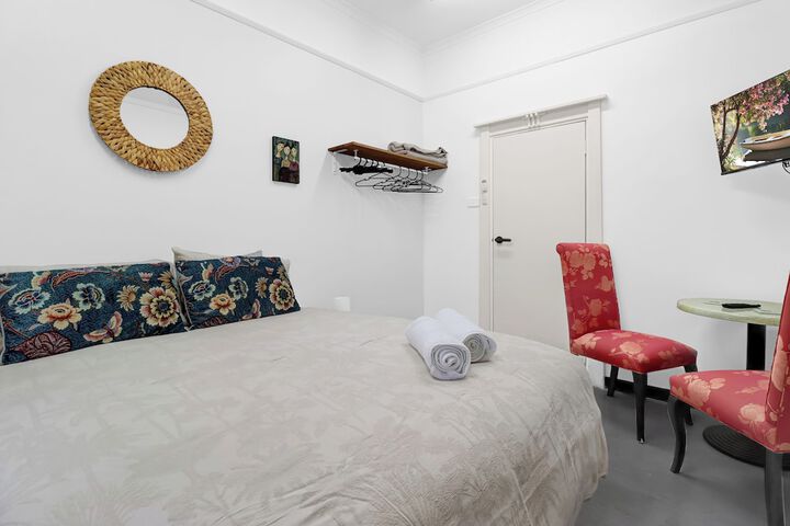 Room 5 of 42