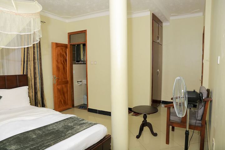 Room 7 of 23