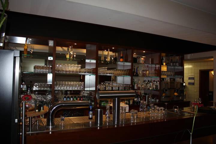 Lounge 26 of 47