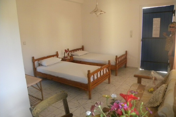 Room 14 of 48