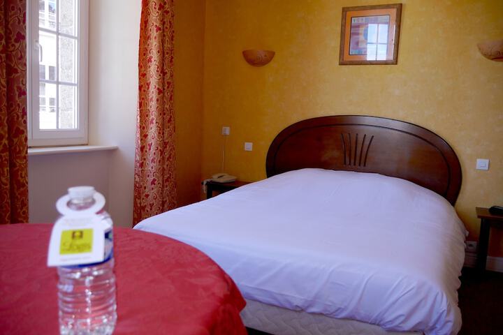 Room 4 of 39
